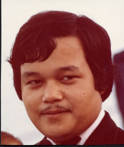 maharaji_james_bond.jpg 25.2K